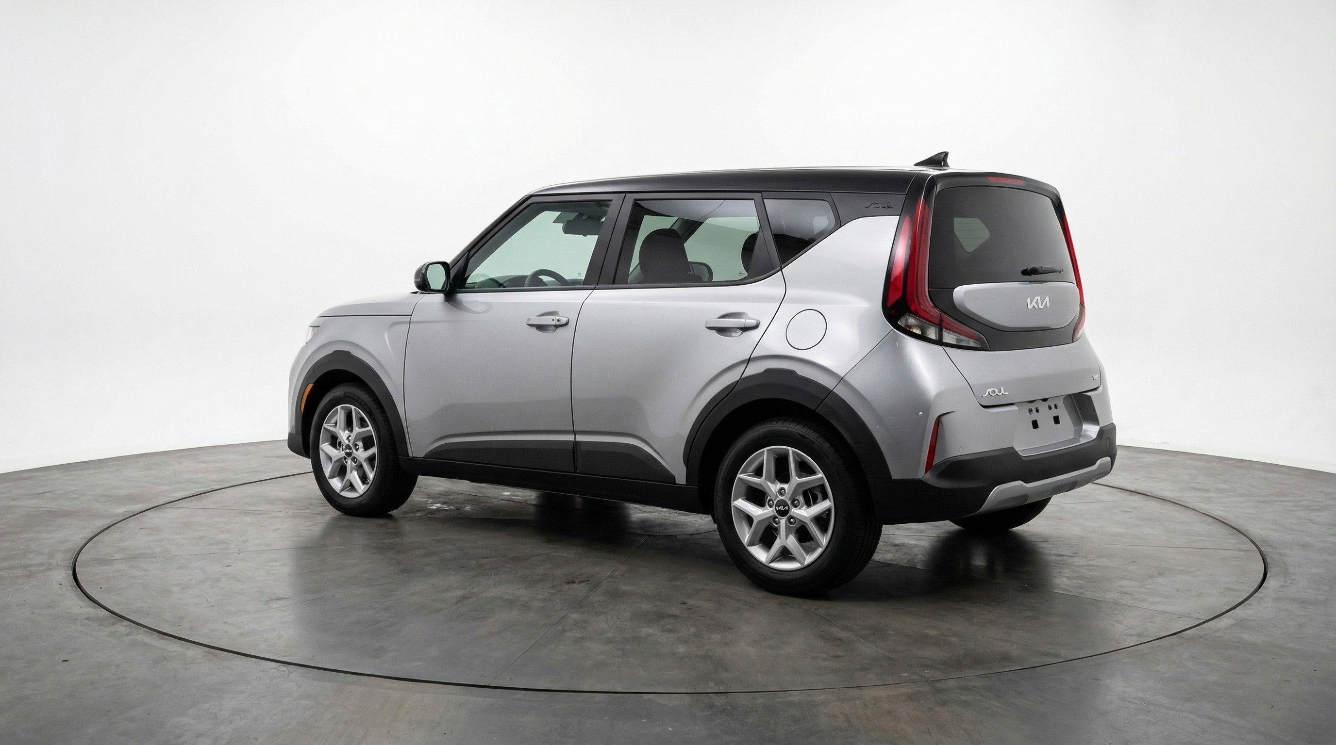 Used 2025 Kia Soul LX w/ LX Technology Package FWD image 6