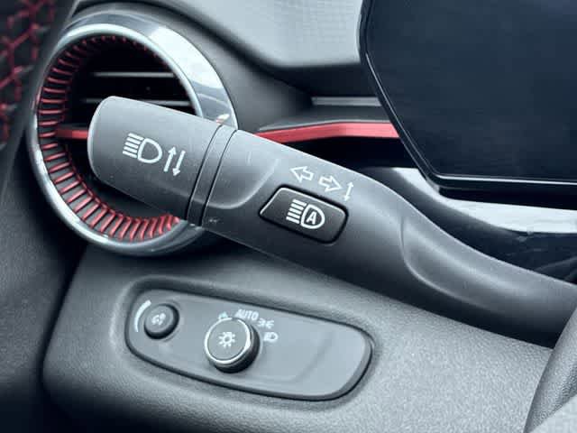 Used 2026 Chevrolet Trax RS w/ Sunroof Package FWD image 29