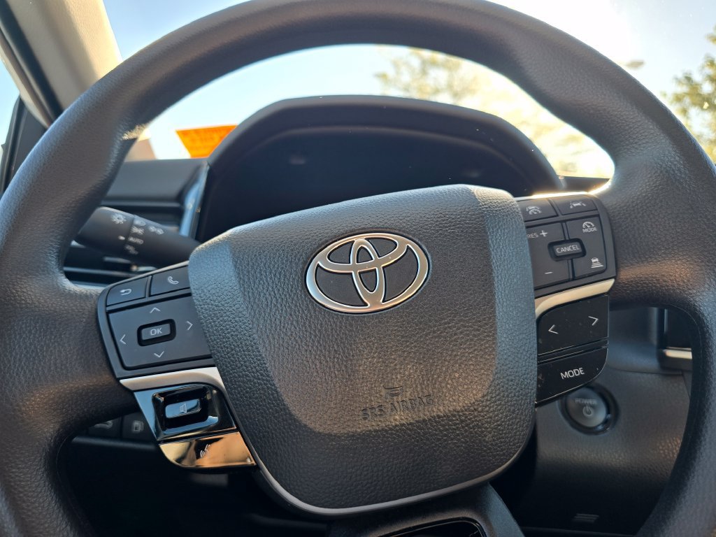 Used 2025 Toyota Camry LE FWD image 19