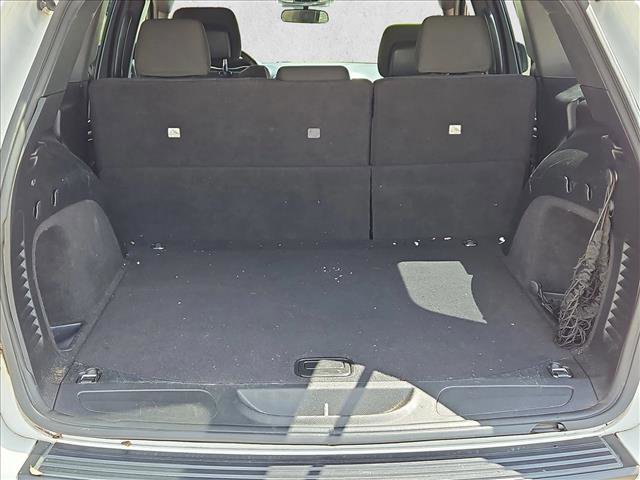 Used 2019 Jeep Grand Cherokee Laredo image 6