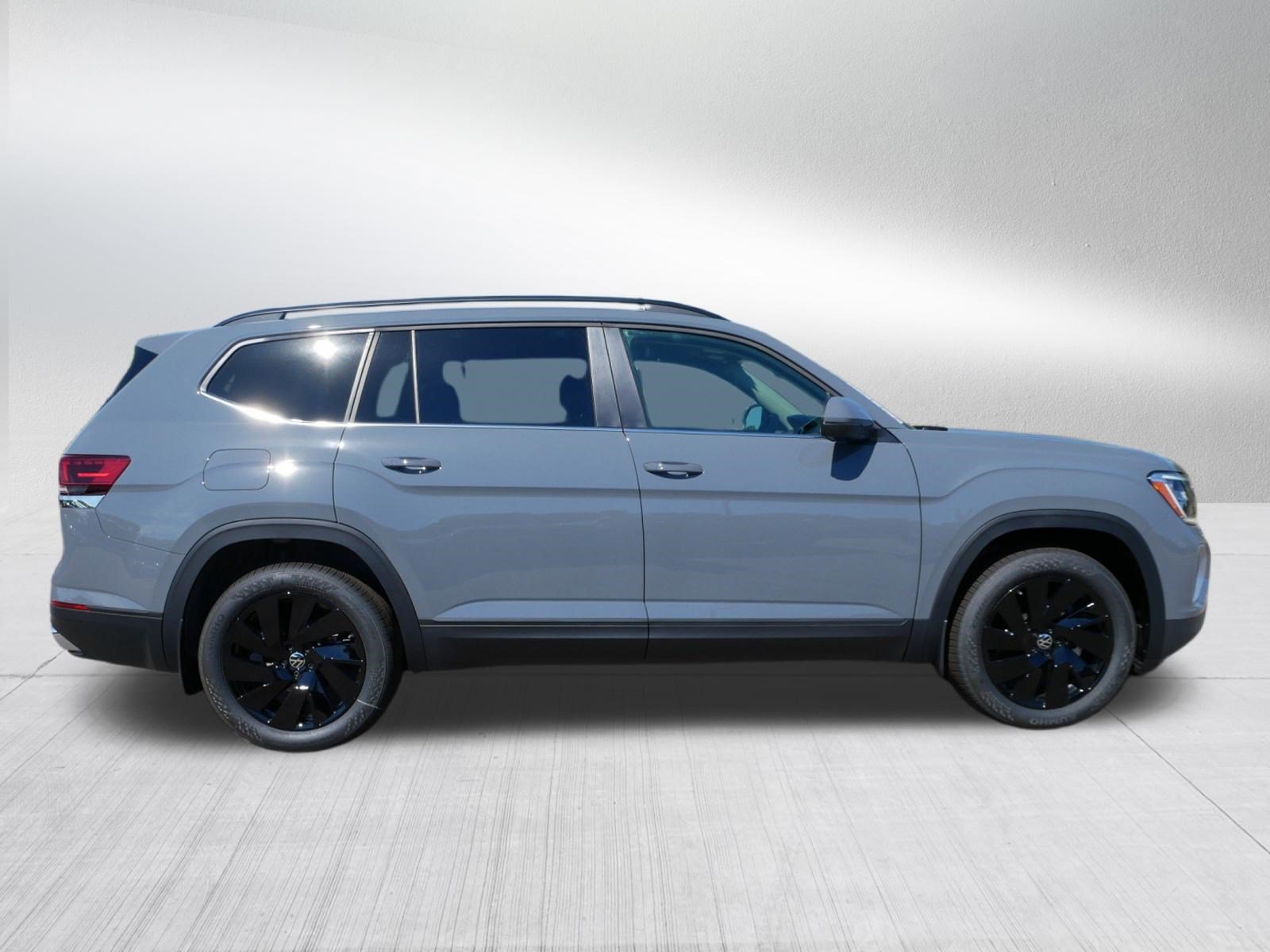 New 2026 Volkswagen Atlas SE AWD/4WD image 2