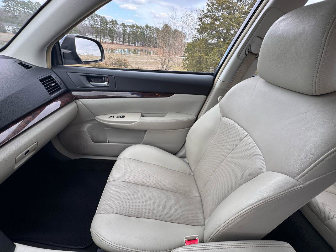 Used 2014 Subaru Legacy 2.5i Limited w/ Moonroof Package AWD/4WD image 25