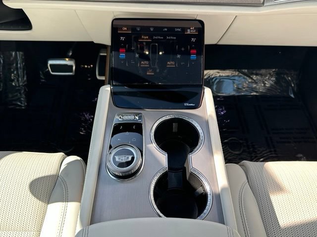 Used 2026 Cadillac Vistiq Luxury w/ LPO, Floor Liner Package AWD/4WD image 34
