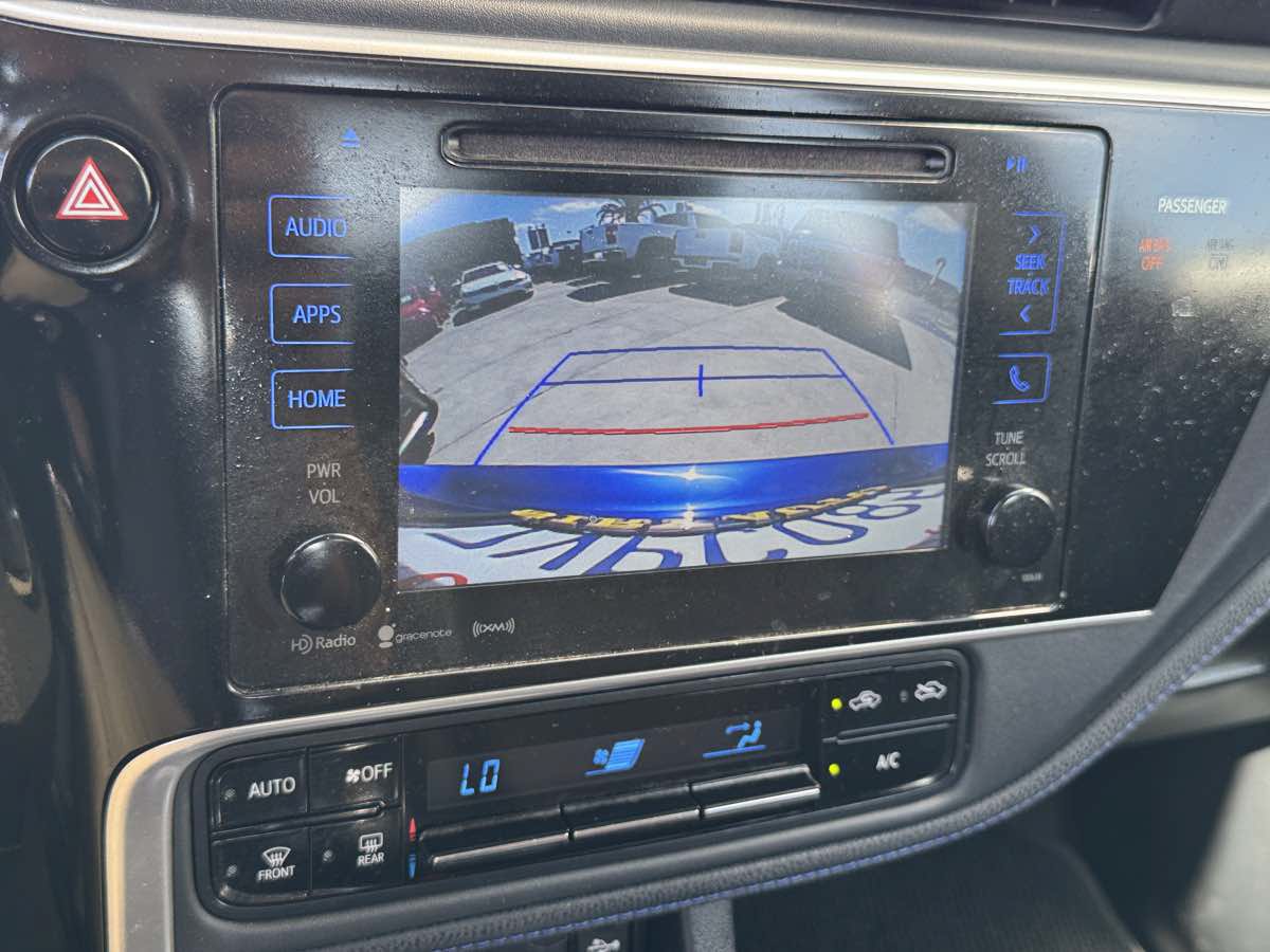 Used 2017 Toyota Corolla SE FWD image 28