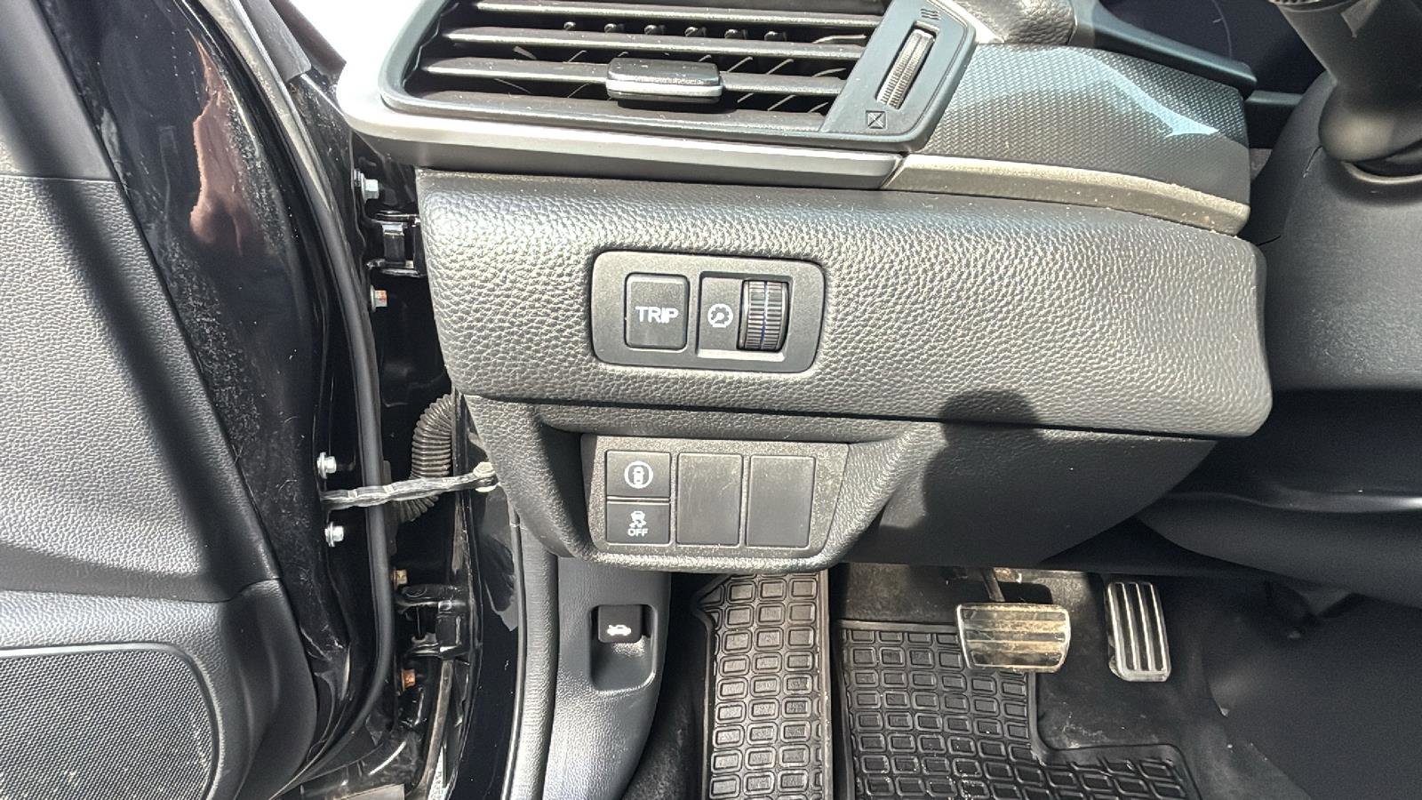 Used 2018 Honda Accord Sport image 12