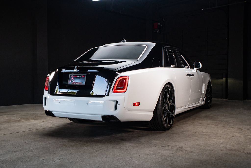 Used 2022 Rolls-Royce Phantom Sedan w/ The Phantom Package RWD image 23
