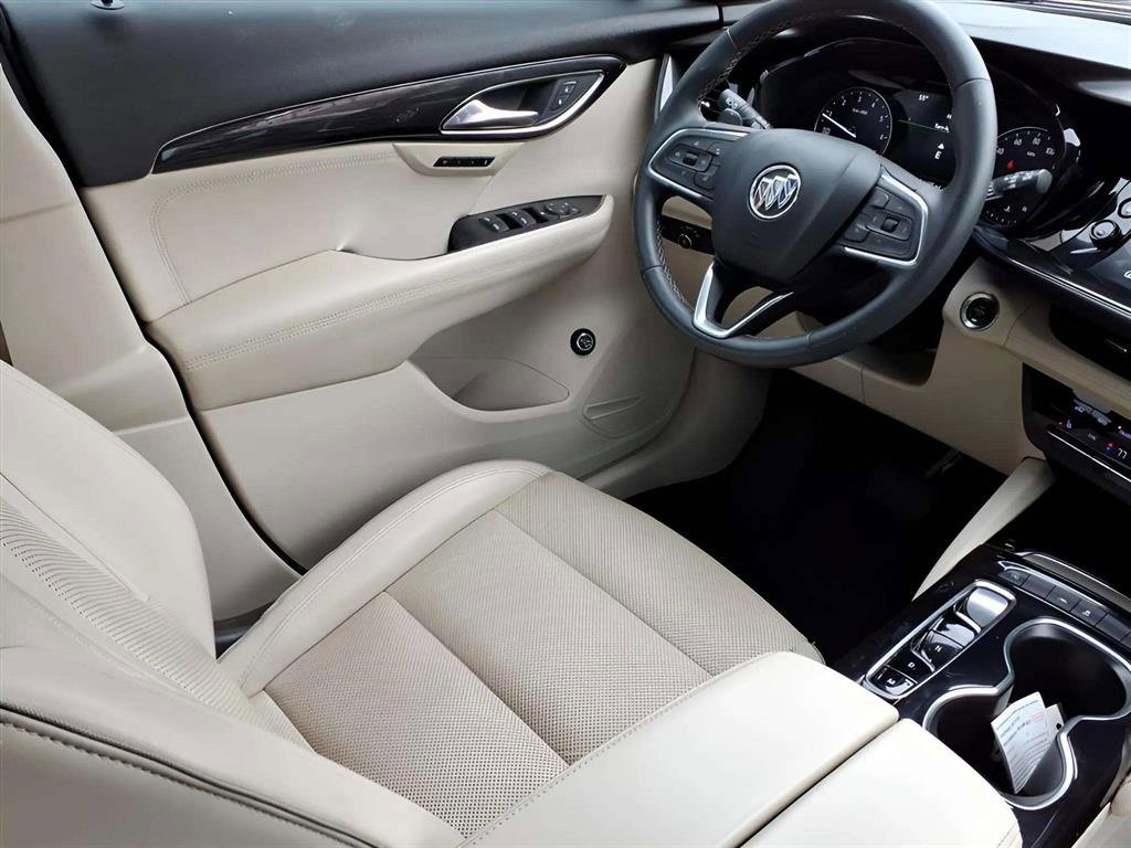Used 2022 Buick Envision Essence w/ Safety Package image 9