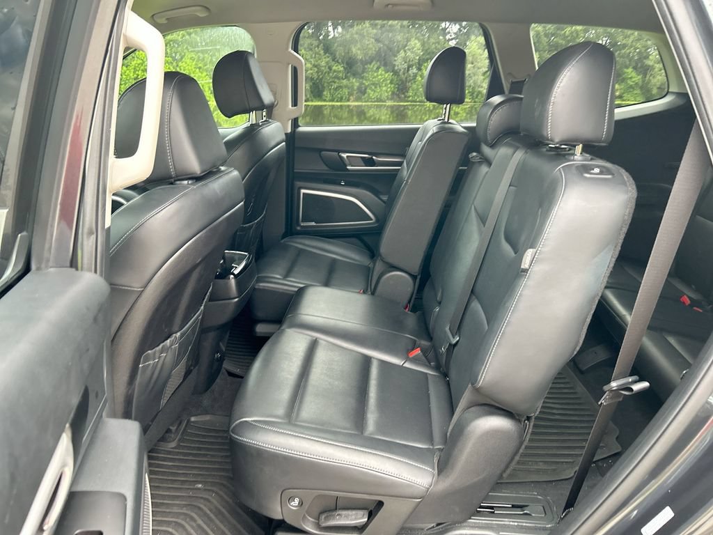 Used 2024 Kia Telluride LX FWD image 29