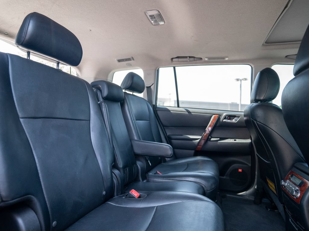 Used 2012 Toyota Highlander Limited w/ Tow Pkg AWD/4WD image 23