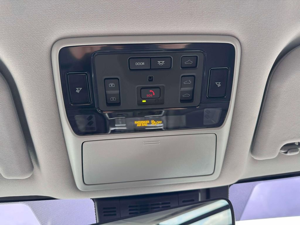 Used 2024 Toyota Grand Highlander AWD Hybrid image 35
