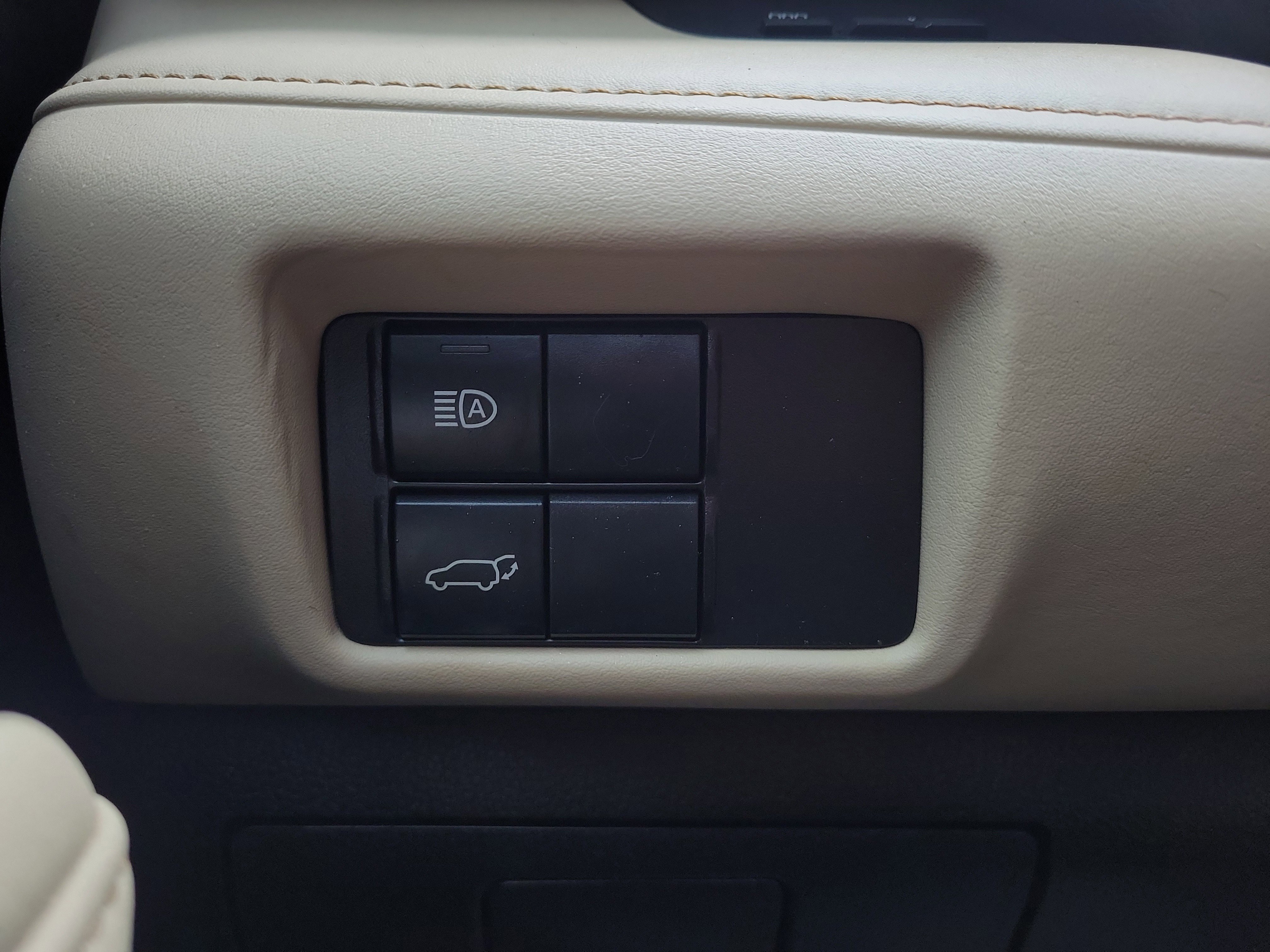 Used 2024 Toyota Highlander XLE image 24