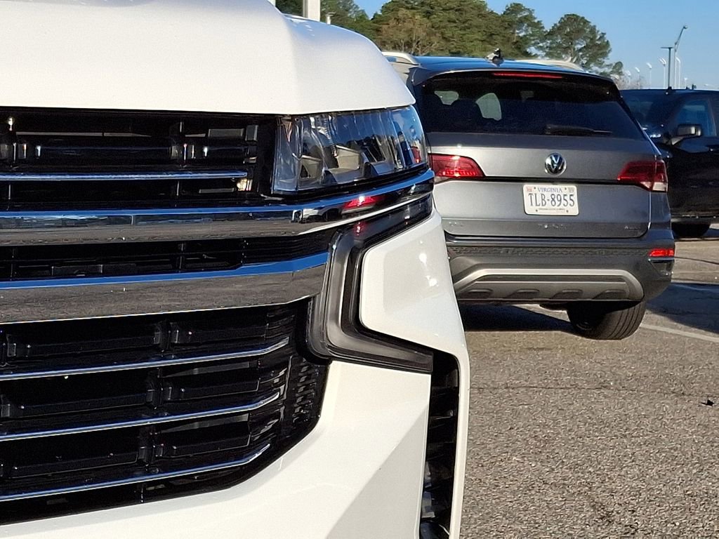 Used 2023 Chevrolet Suburban LT image 10