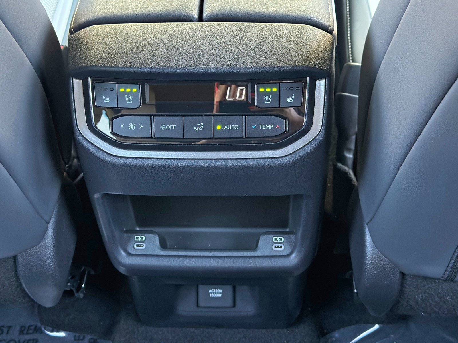 Used 2025 Lexus TX 500h AWD w/ Technology Package image 32