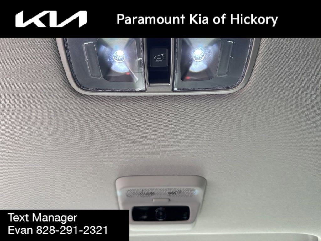 Used 2025 Kia Carnival SX Prestige image 16