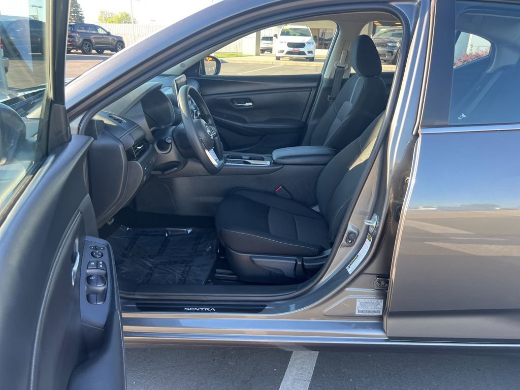 Used 2025 Nissan Sentra SV image 14