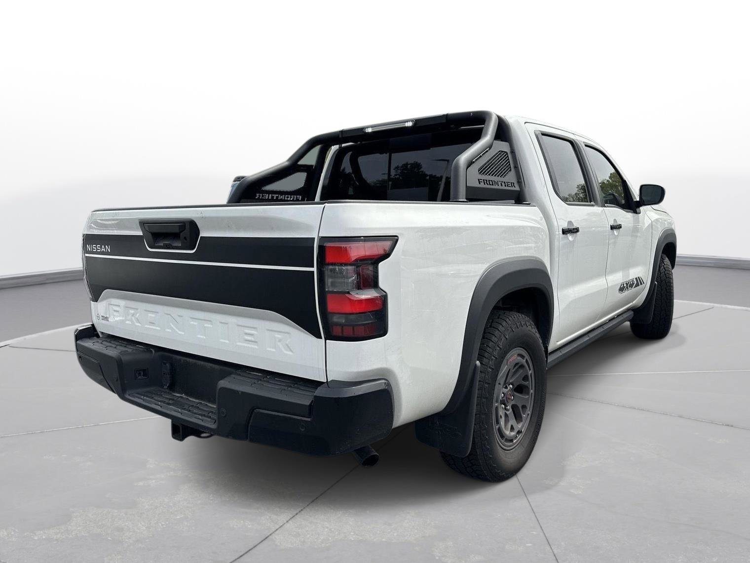 Used 2024 Nissan Frontier SV w/ Hardbody Edition image 6