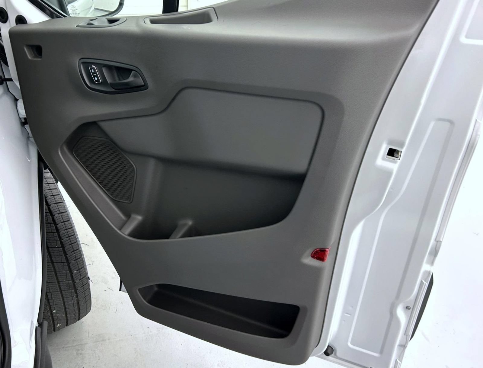 New 2027 Ford Transit 250 148 Medium Roof w/ Load Area Protection Package RWD image 16
