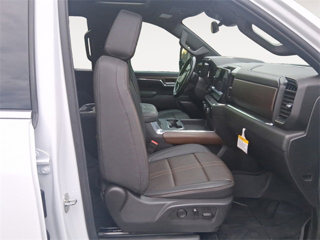 Used 2024 Chevrolet Silverado 2500 High Country w/ High Country Premium Package image 15