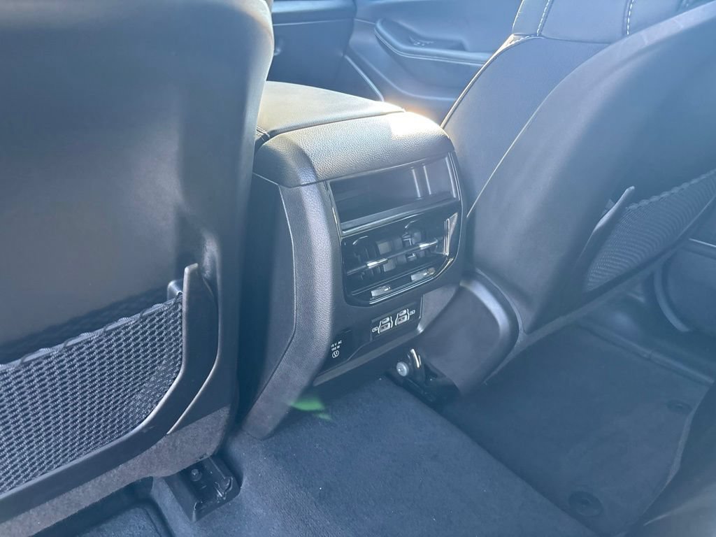 Used 2022 Jeep Grand Cherokee Altitude AWD/4WD image 31