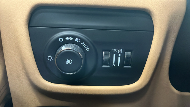Used 2021 Jeep Grand Cherokee L Summit AWD/4WD image 37
