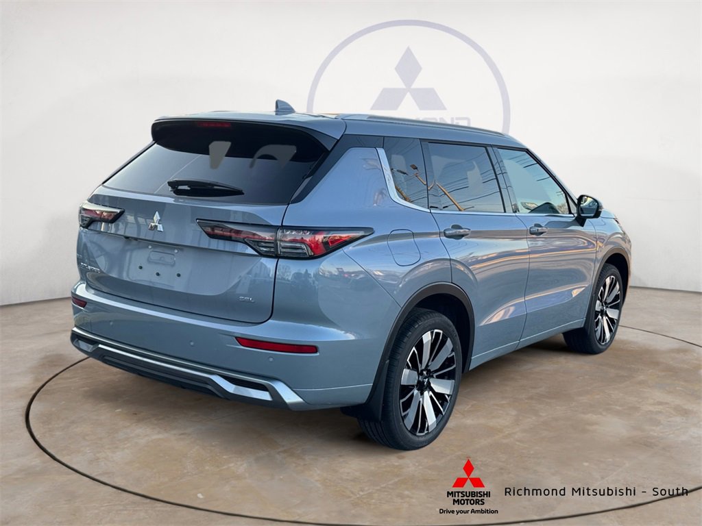 New 2026 Mitsubishi Outlander SEL image 3