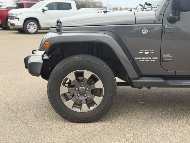 Used 2017 Jeep Wrangler Unlimited Sahara w/ Connectivity Group image 11