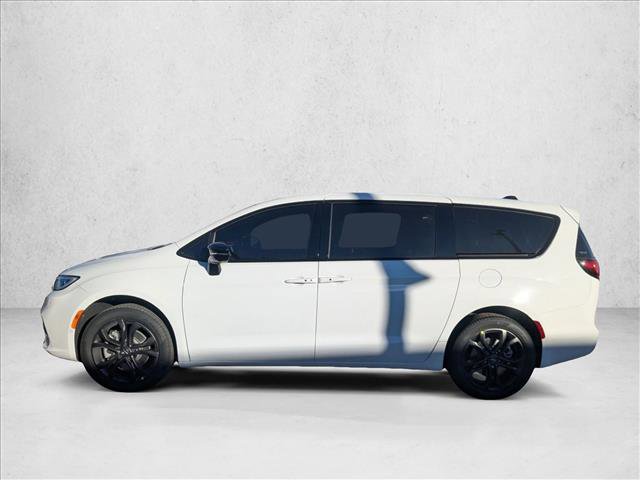 New 2026 Chrysler Pacifica Select image 5