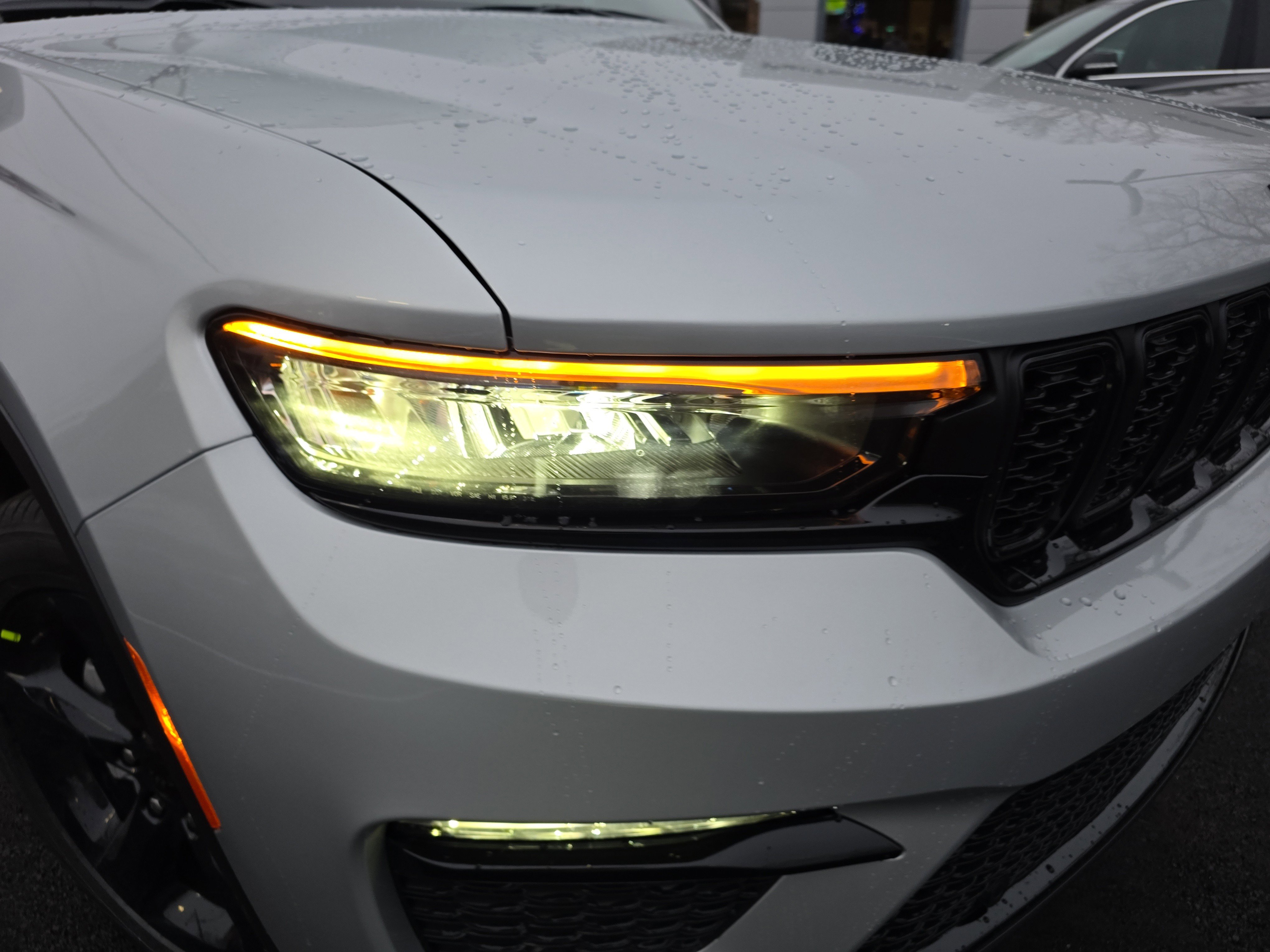 New 2025 Jeep Grand Cherokee Limited w/ Luxury Tech Group II image 28