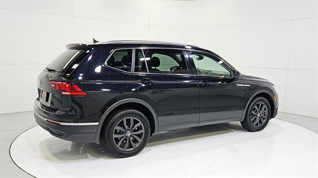 Used 2024 Volkswagen Tiguan SE FWD image 8