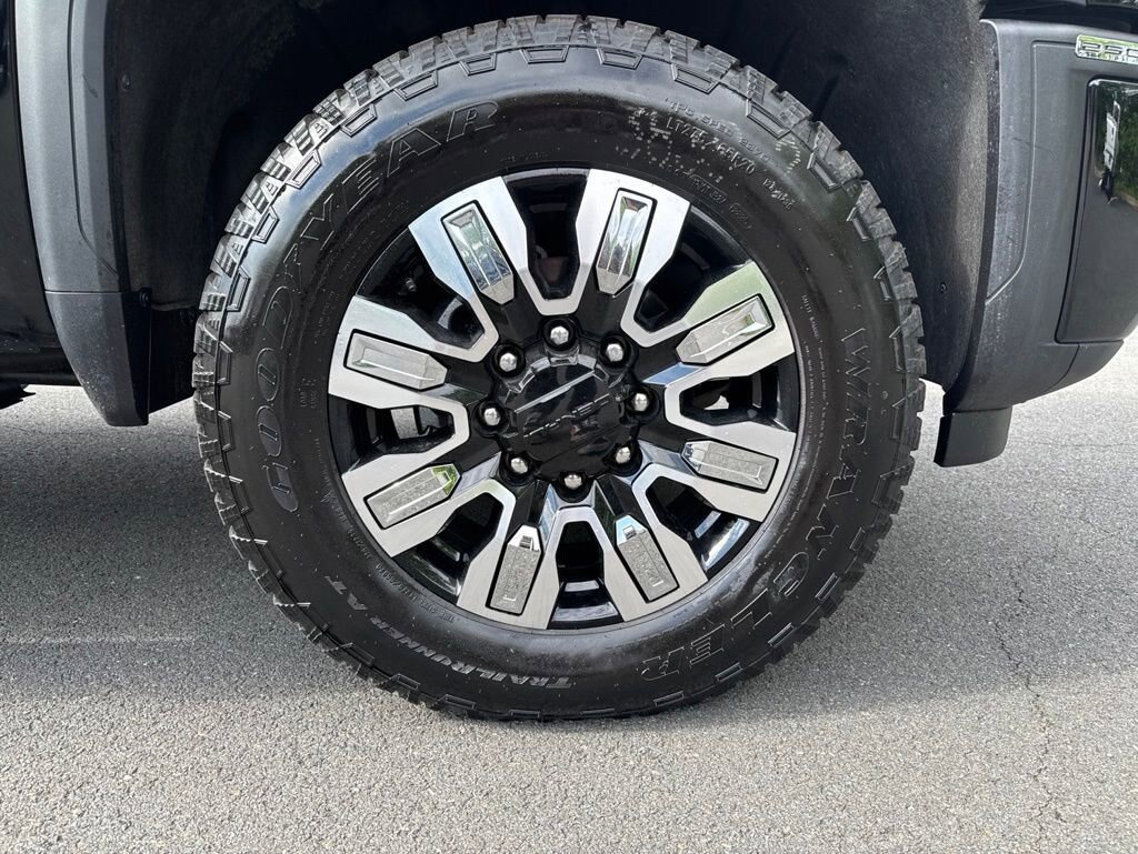 New 2026 GMC Sierra 2500 Denali w/ Denali Reserve Package AWD/4WD image 9