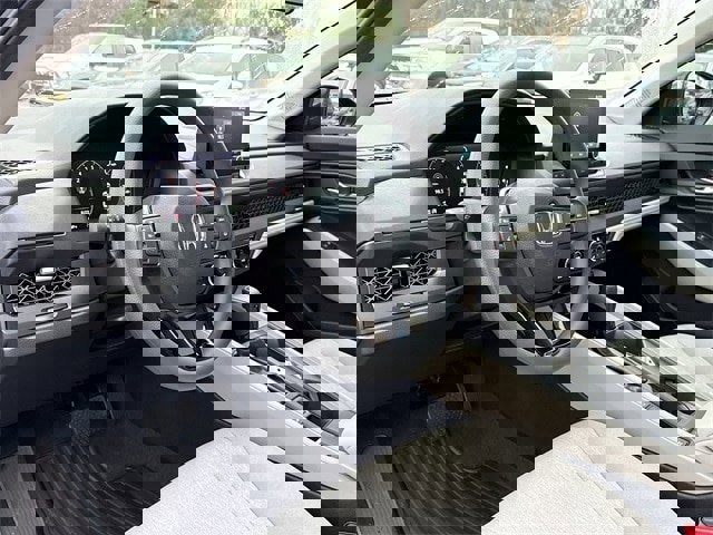 Used 2025 Honda Accord SE image 10