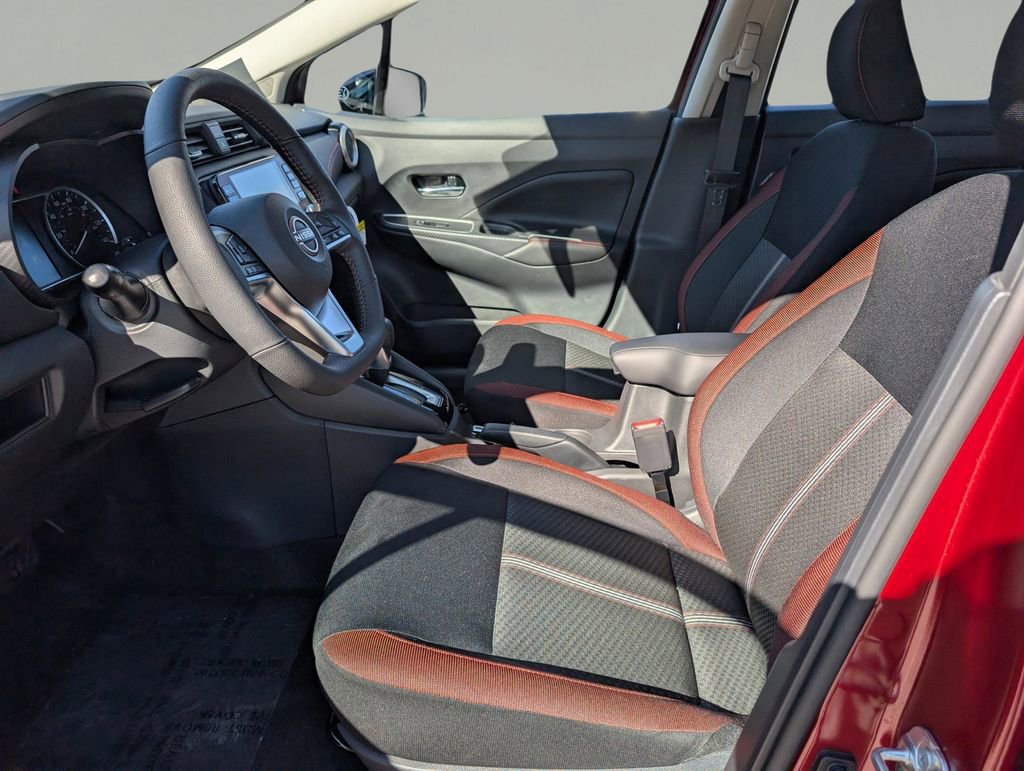 New 2025 Nissan Versa SR w/ Trunk Package image 10