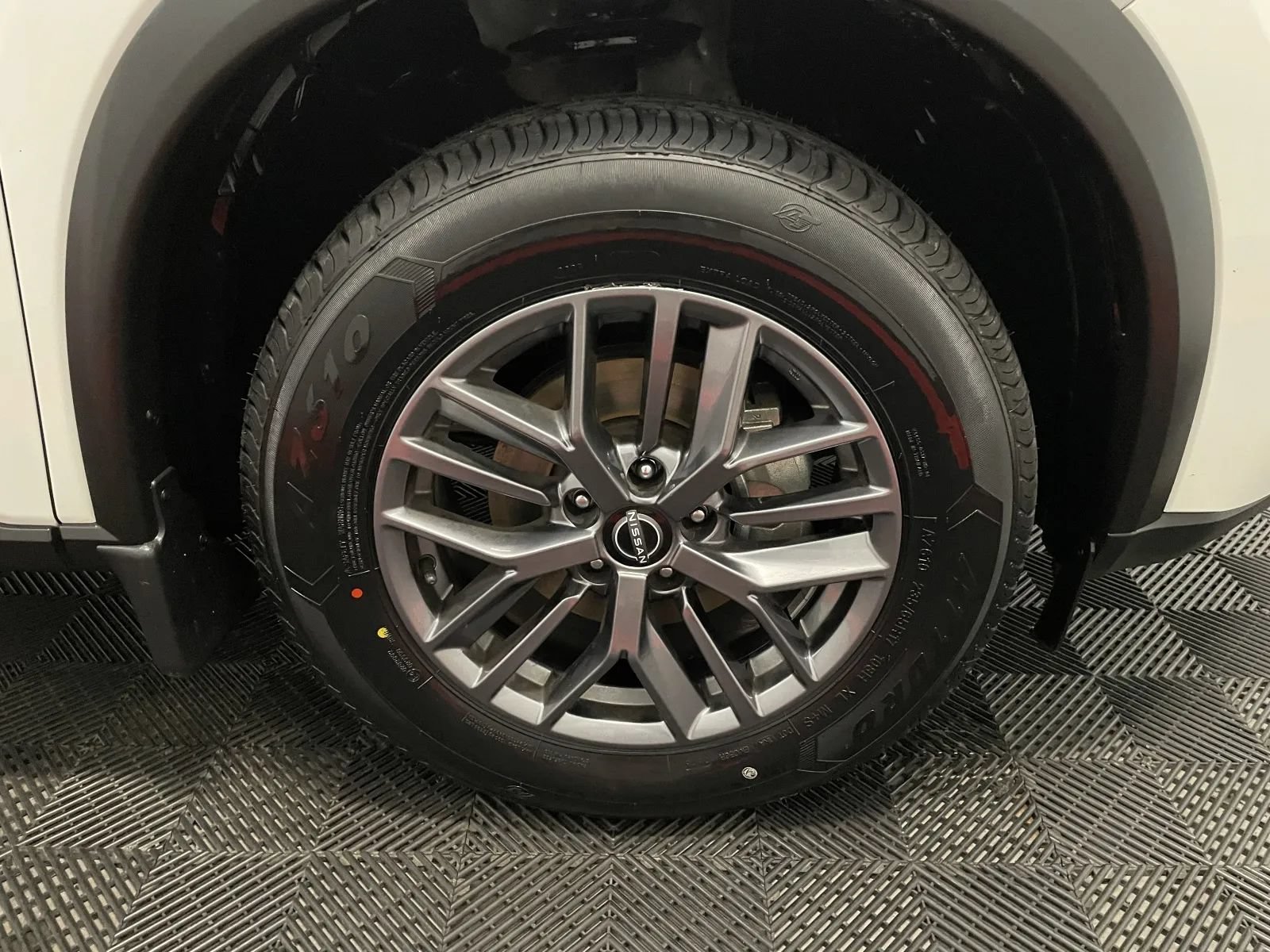Used 2023 Nissan Rogue S FWD image 16