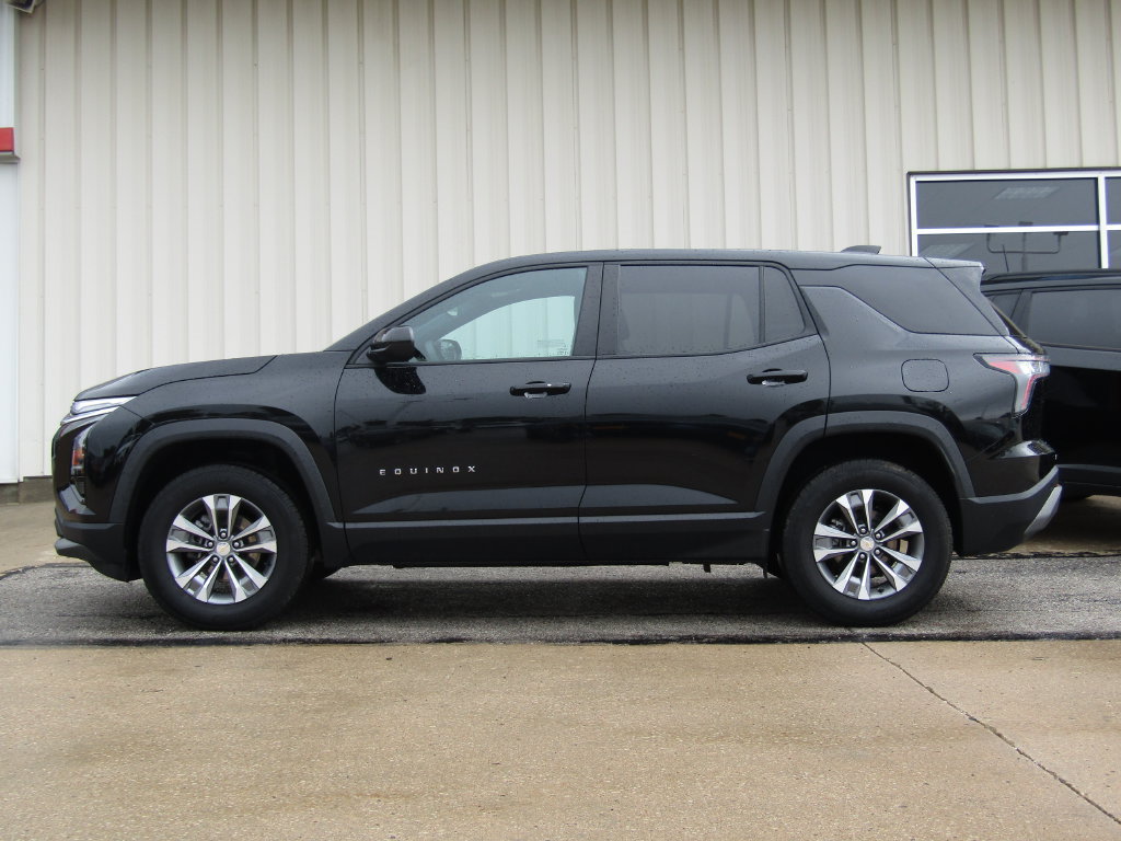 Used 2026 Chevrolet Equinox LT AWD/4WD image 11