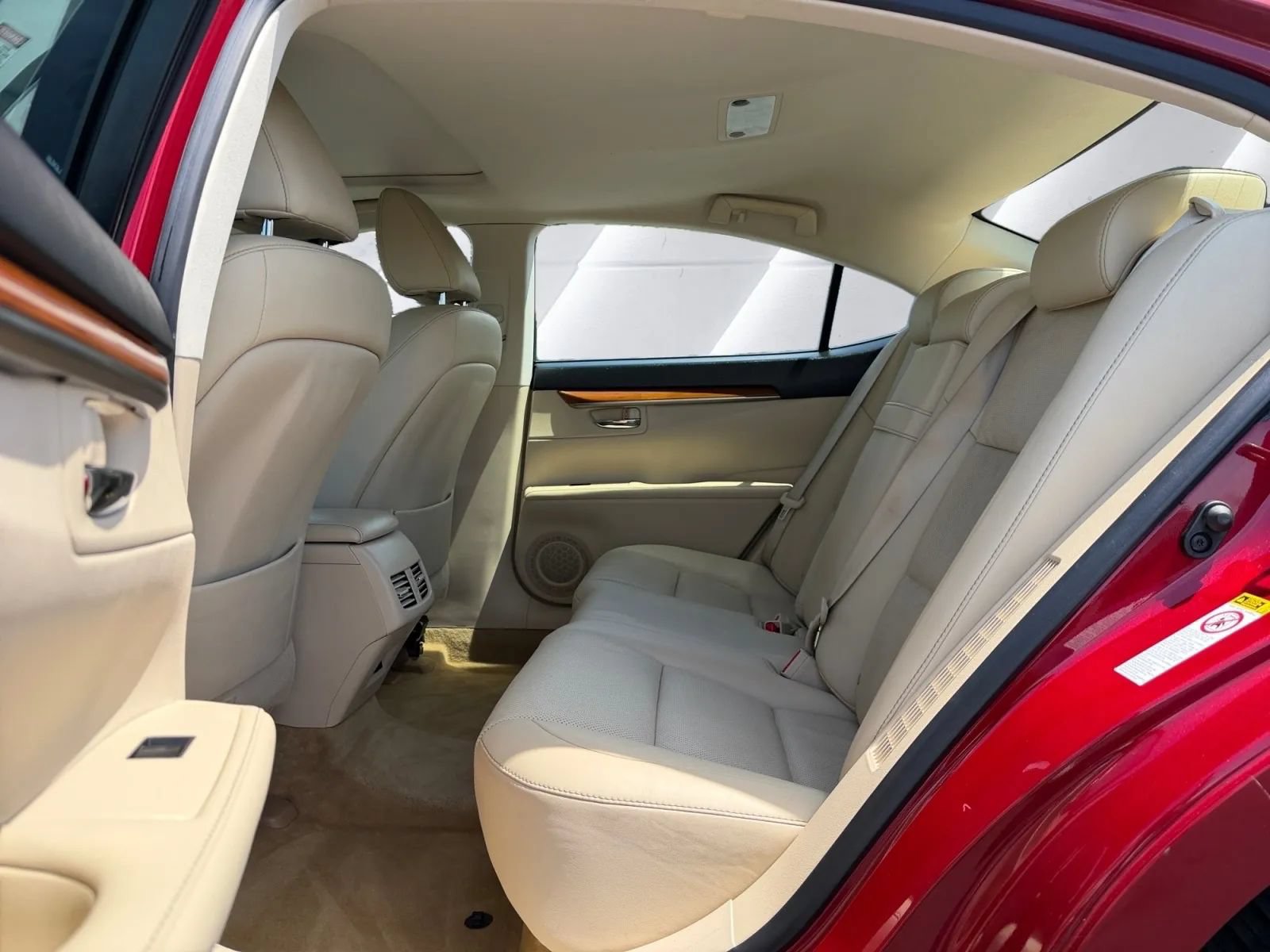 Used 2014 Lexus ES 300h w/ Premium Package w/Bamboo Trim FWD image 11