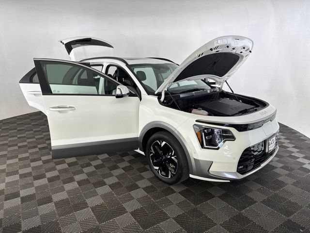 Certified 2023 Kia Niro Wave w/ Wave Preserve Package FWD image 14