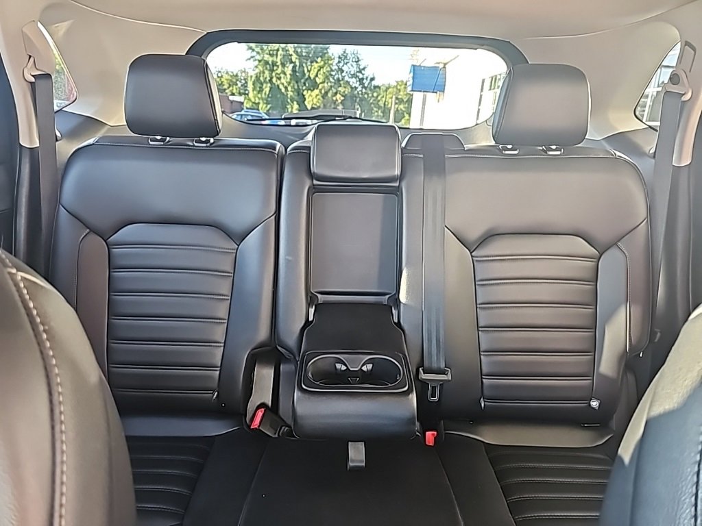 Used 2024 Ford Edge SEL image 10