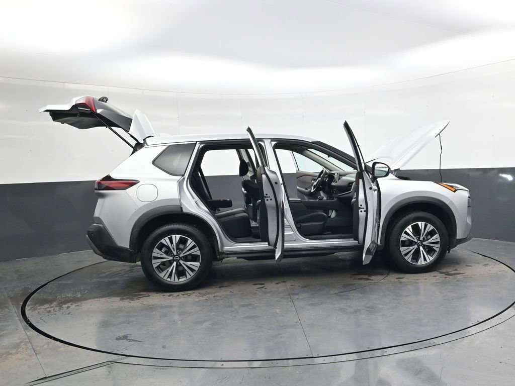 Used 2023 Nissan Rogue SV image 42