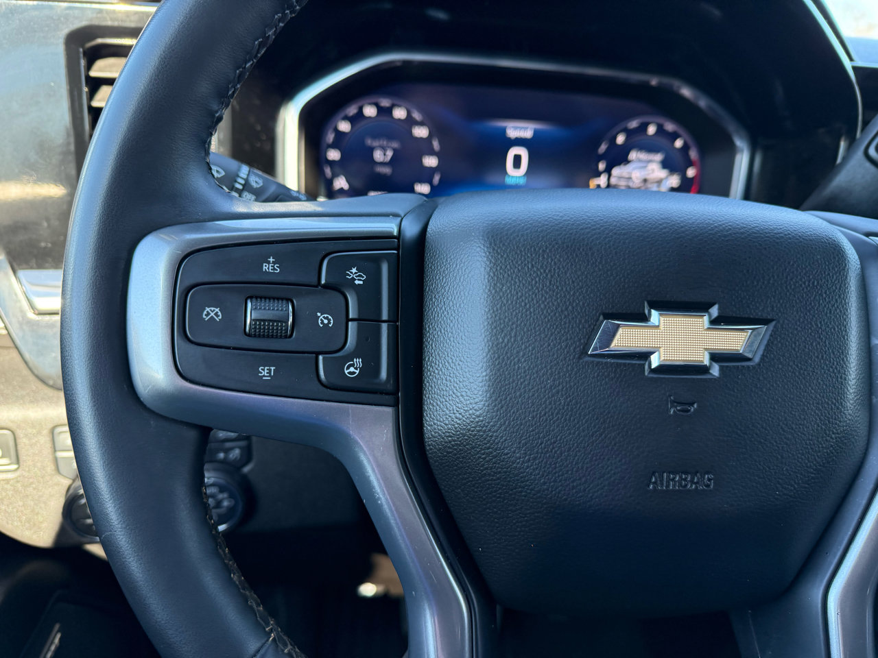 Used 2025 Chevrolet Silverado 3500 LTZ w/ LTZ Texas Edition image 33