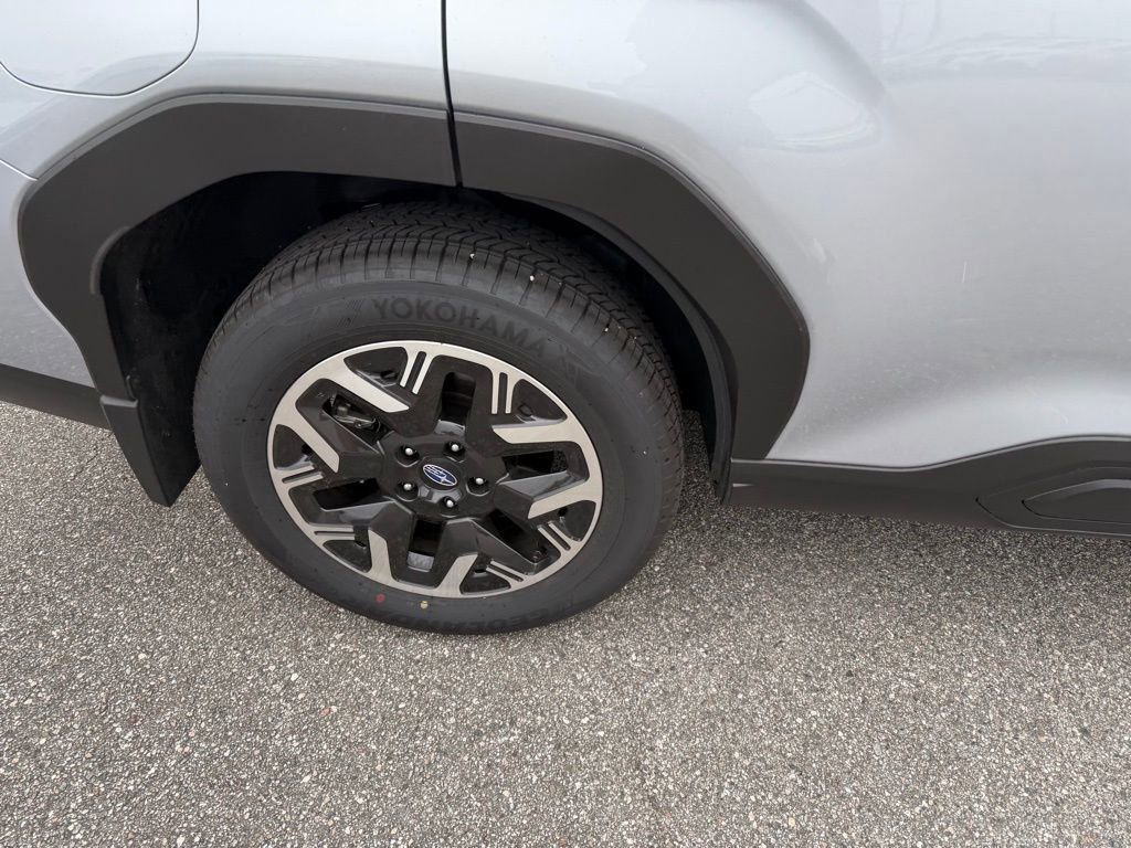 Used 2025 Subaru Forester Premium w/ Protection Package image 5