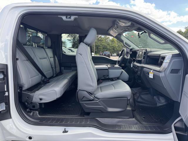 New 2026 Ford F550 4x4 Supercab Super Duty image 10