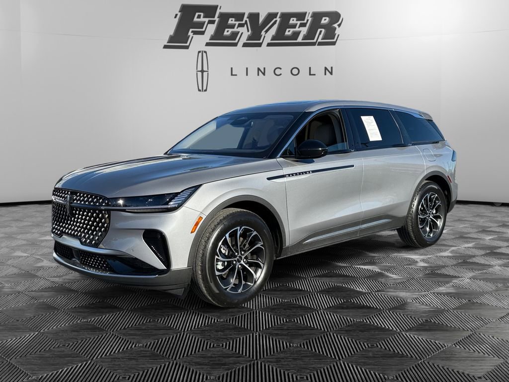 Used 2025 Lincoln Nautilus Premier w/ Equipment Group 102A image 1