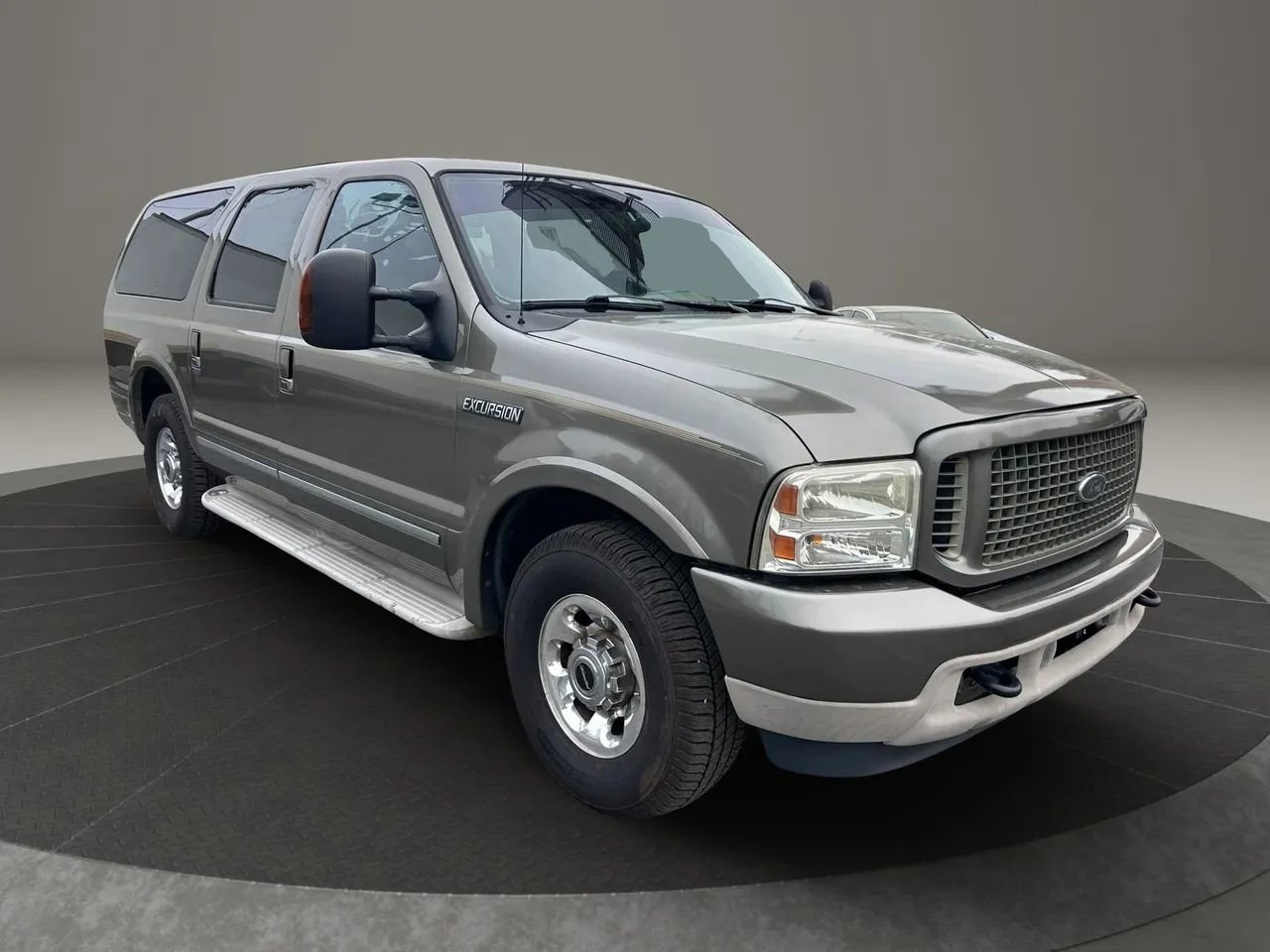 Used 2005 Ford Excursion Limited RWD image 2