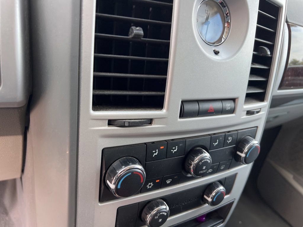 Used 2010 Chrysler Town & Country Touring FWD image 47