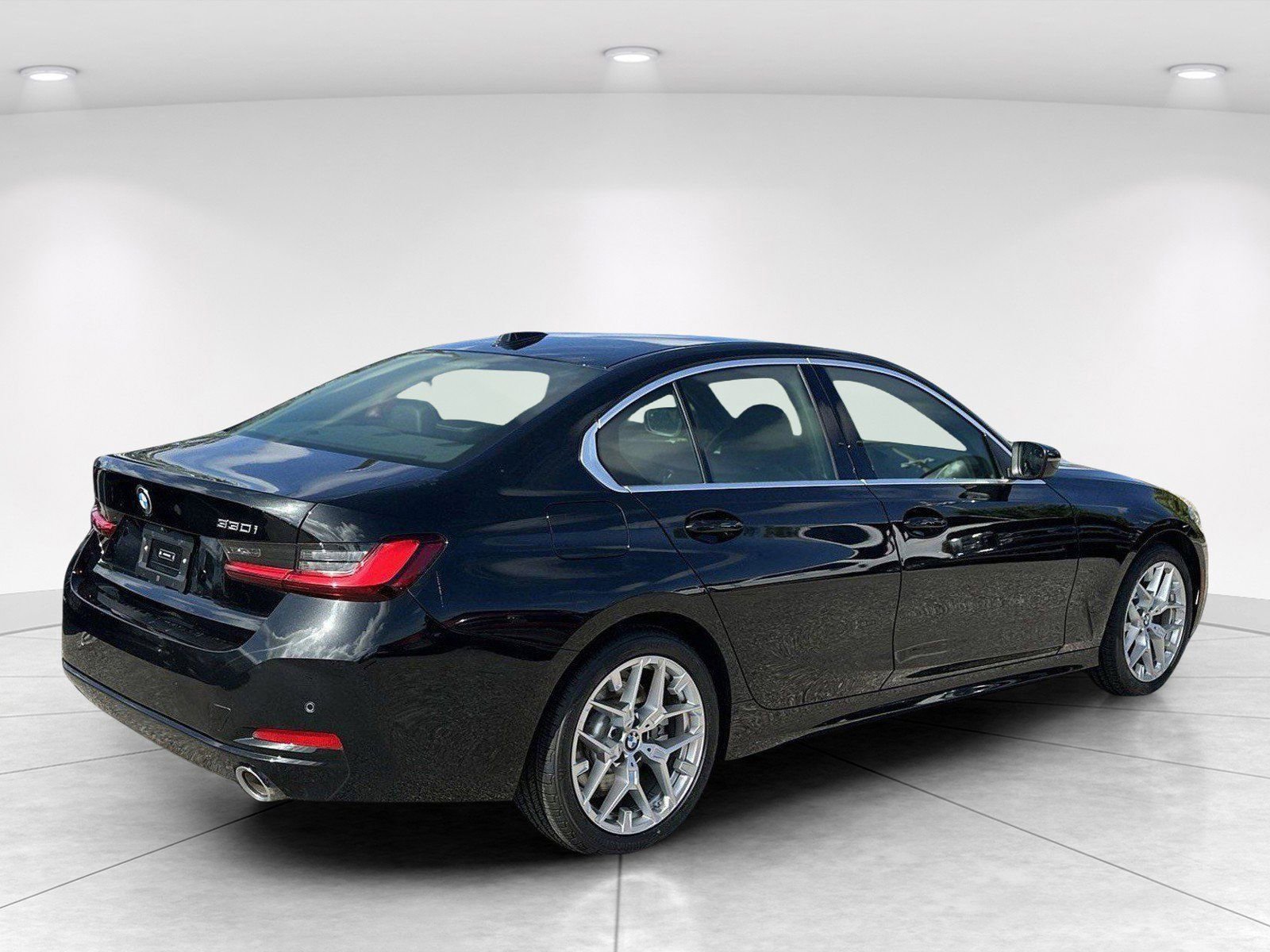 Certified 2025 BMW 330i Sedan image 4