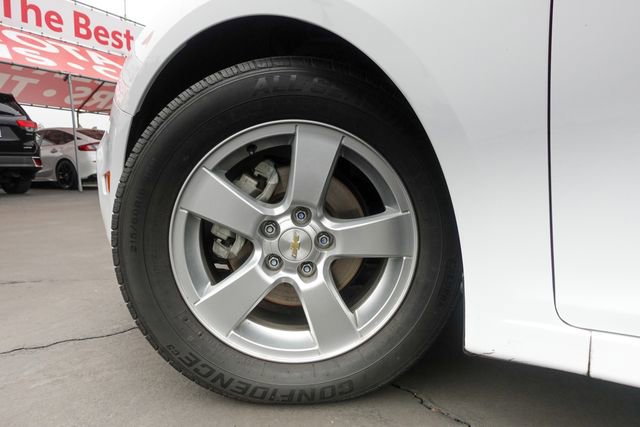 Used 2015 Chevrolet Cruze LT w/ Technology Package image 10
