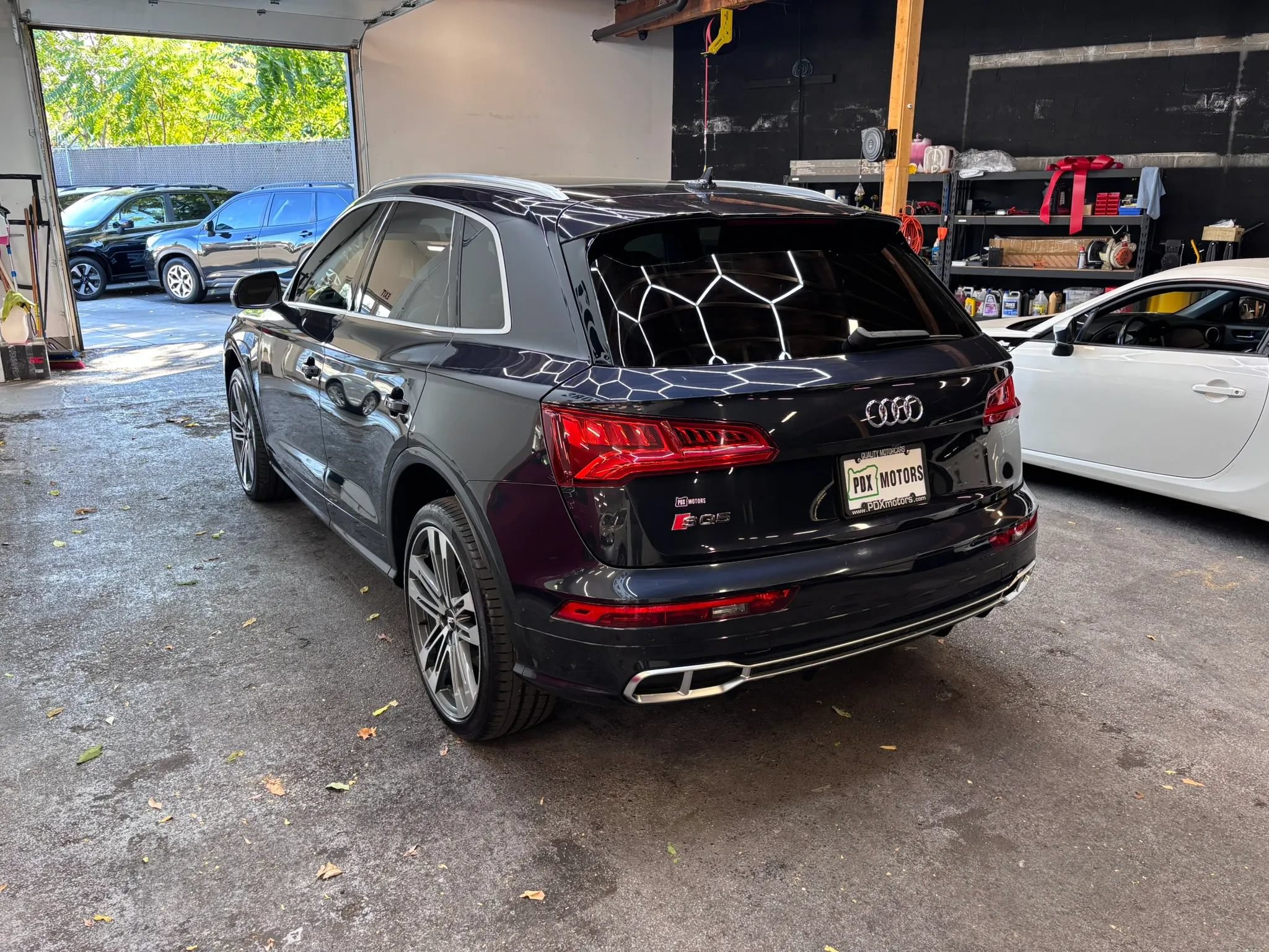 Used 2018 Audi SQ5 Premium Plus w/ Navigation Package AWD/4WD image 5