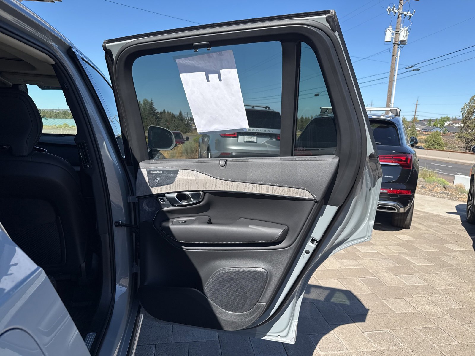 Certified 2025 Volvo XC90 B6 Ultra w/ Protection Package Premier image 12