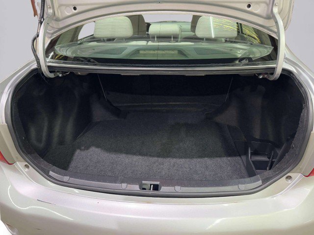 Used 2010 Toyota Corolla LE image 32