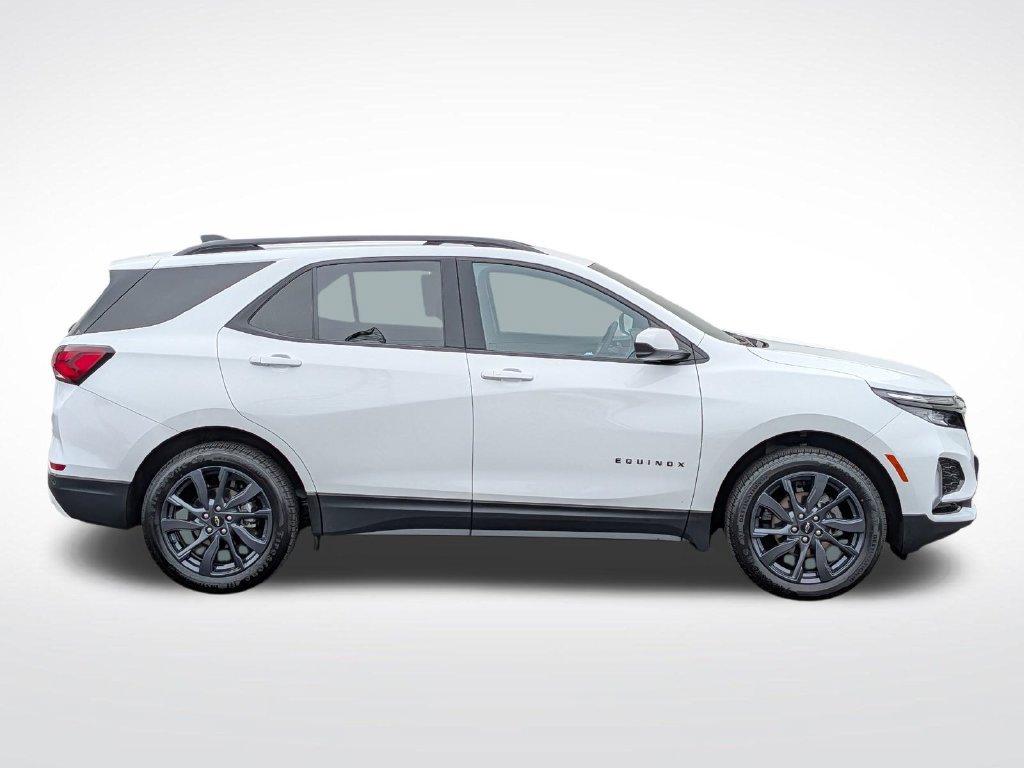 Used 2024 Chevrolet Equinox RS AWD/4WD image 2